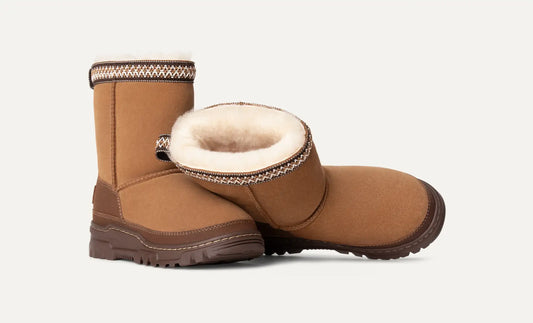 UGG Toddlers / Big Kids' Classic Short TrailGazer Chestnut